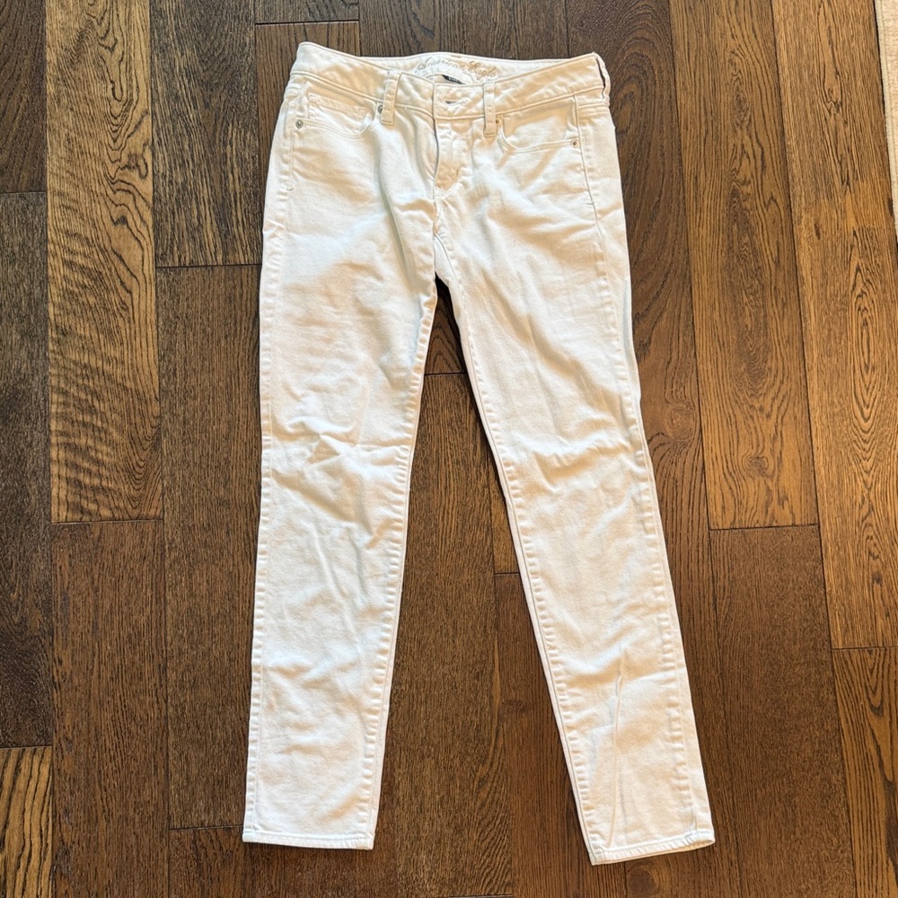 American Eagle White Jeans